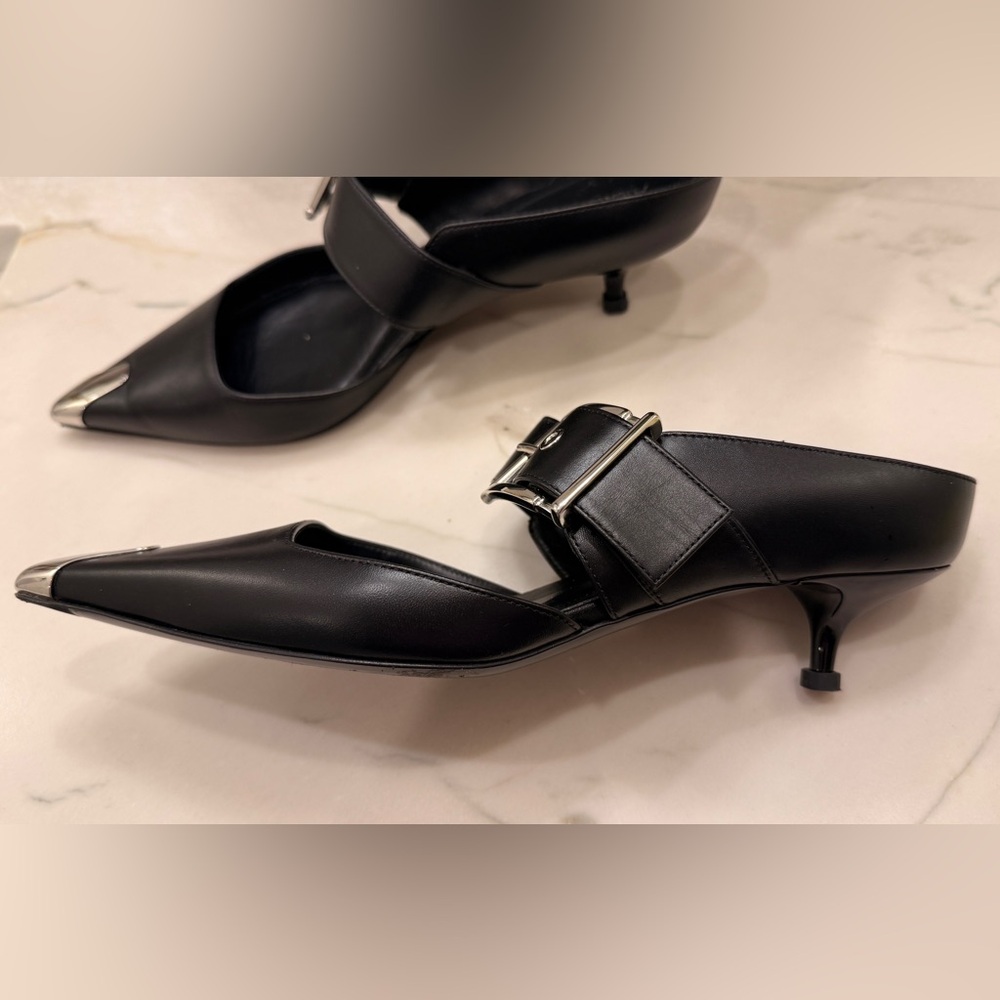 Alexander McQueen Black Kitten Heel Shoes - Picture 5 of 13